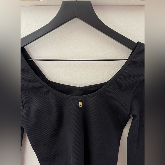 Spiritual Gangster Seamless Sweetheart Long Sleeve Cropped Top In Black Size M/L - Picture 9 of 14